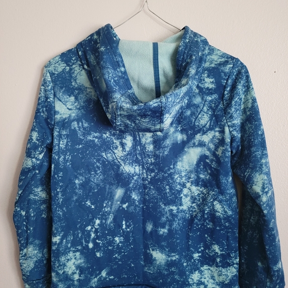 Kids All In Motion Blue Canopy Tech Fleece Tie Dye Hoodie - Picture 2 of 4